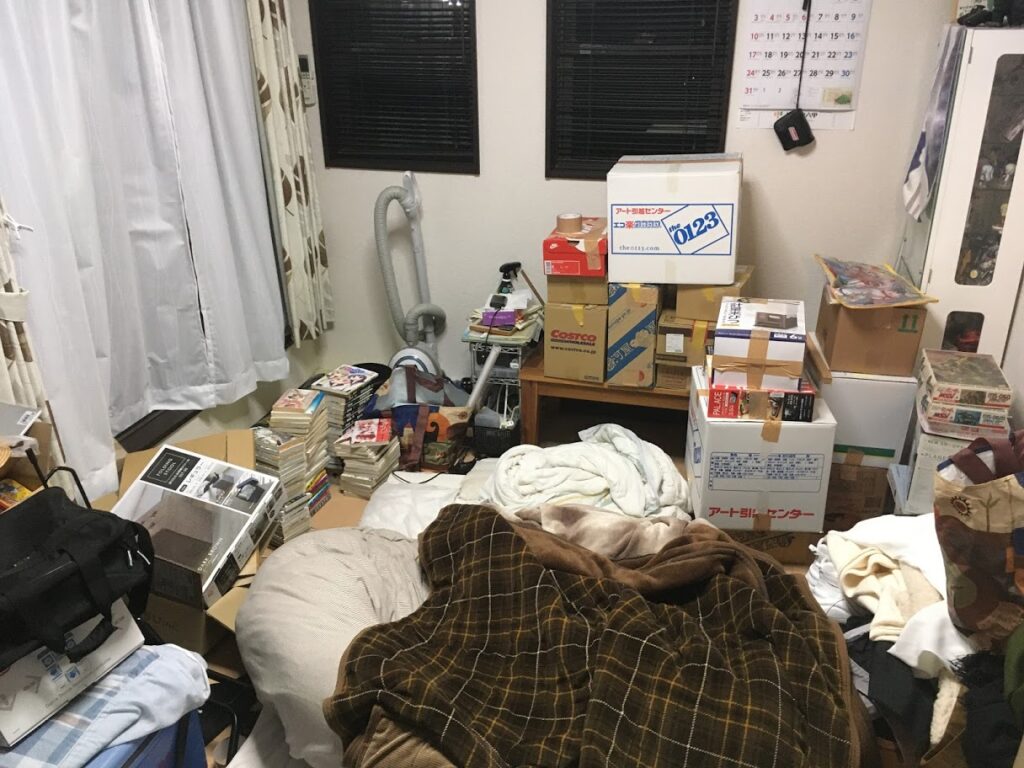 劇的ビフォーアフター21 蒼の彼方のフォーリズム 有坂真白 ちゃんで覚える 汚部屋 オタク部屋 のインテリア